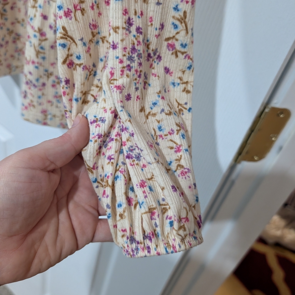 Torrid Floral Texture Jersey V-Neck Long Sleeve Tiered Top in Size 2 (18/20) - Picture 10 of 14